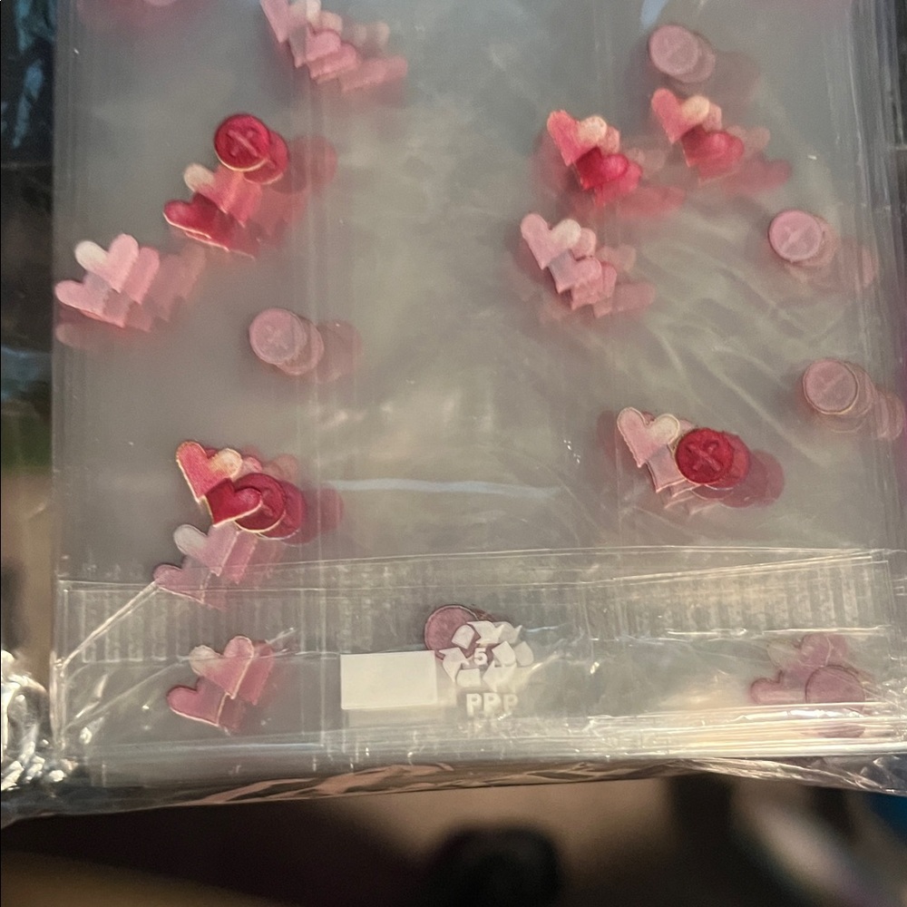 33ct Clear Decorative Treat Bags with Pink and Red Heart. - Picture 4 of 6